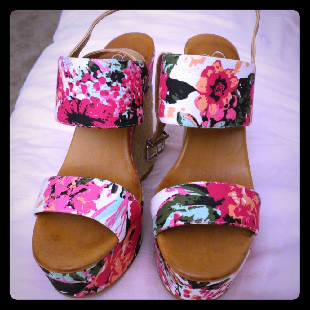 Jessica Simpson summer wedges